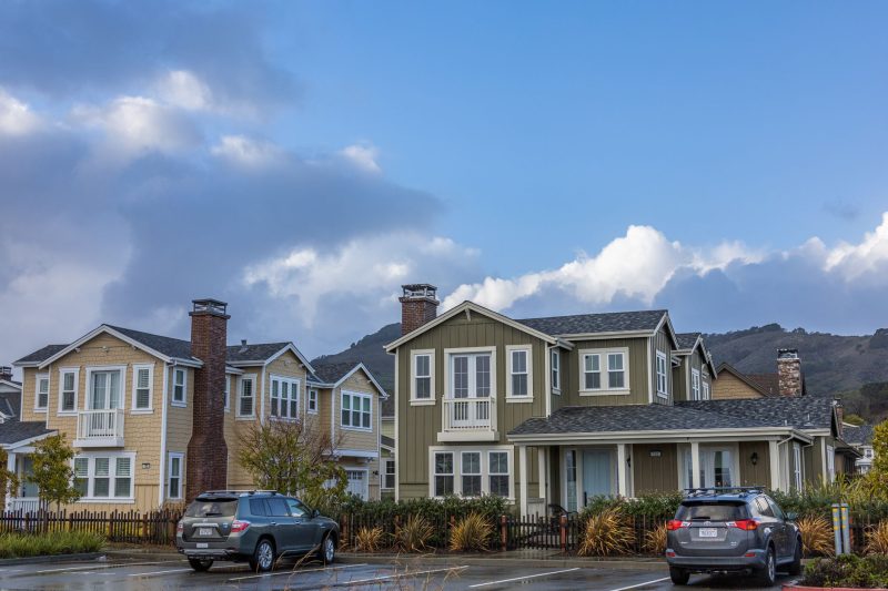 picture of suburban neighborhood with modern homes