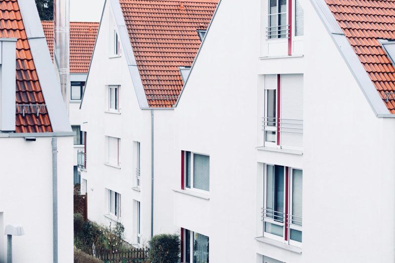 Blog 6 White house with red roofs